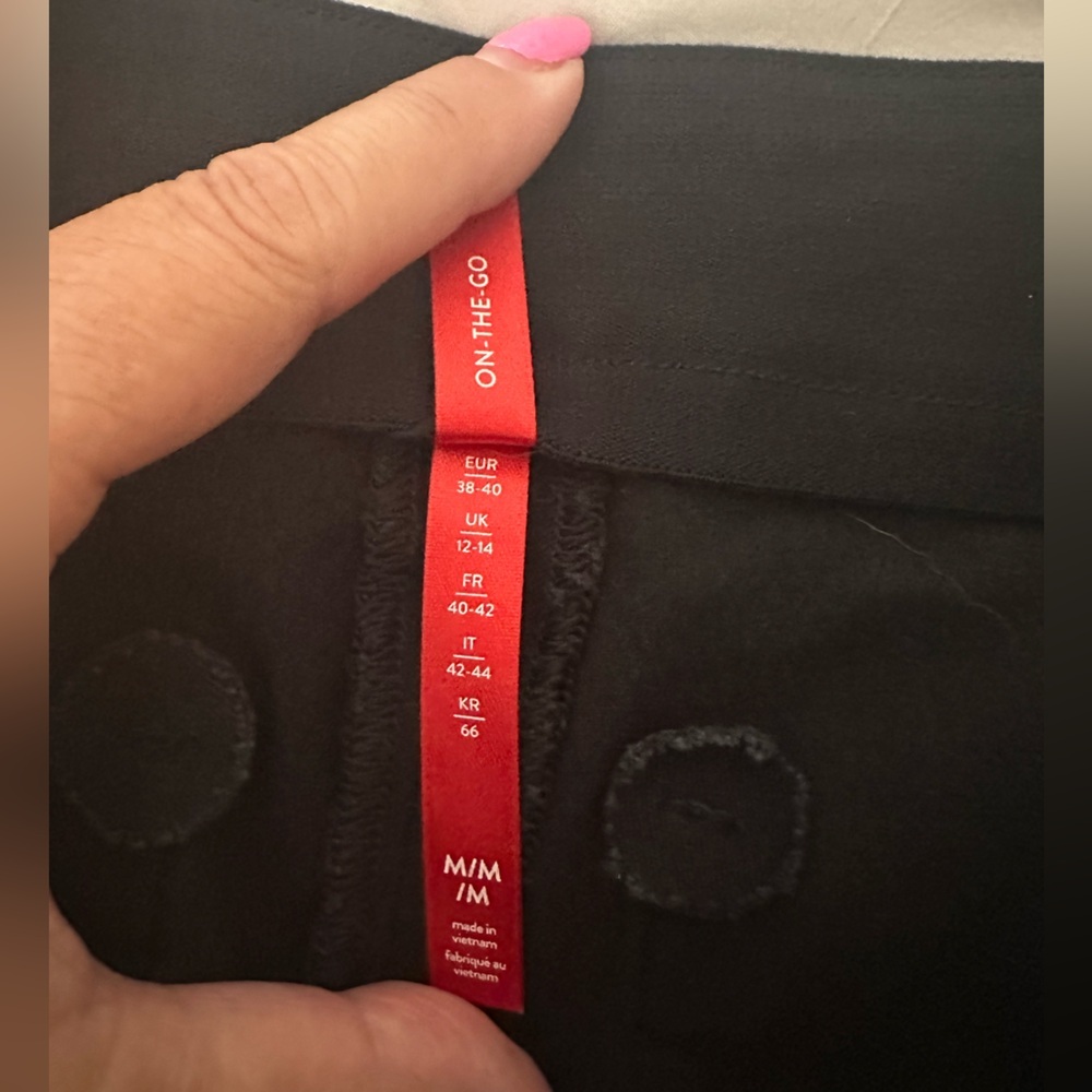 Spanx On-The-Go Kick Flare pant Size Medium - Picture 6 of 7